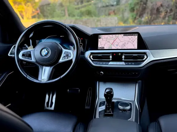 BMW 320 e Pack Desportivo M Auto 7