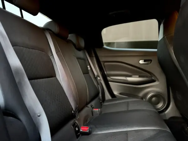 Nissan Juke 1.0 DIG-T N-Design Black 22