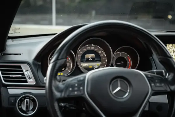 Mercedes-Benz E 220 25
