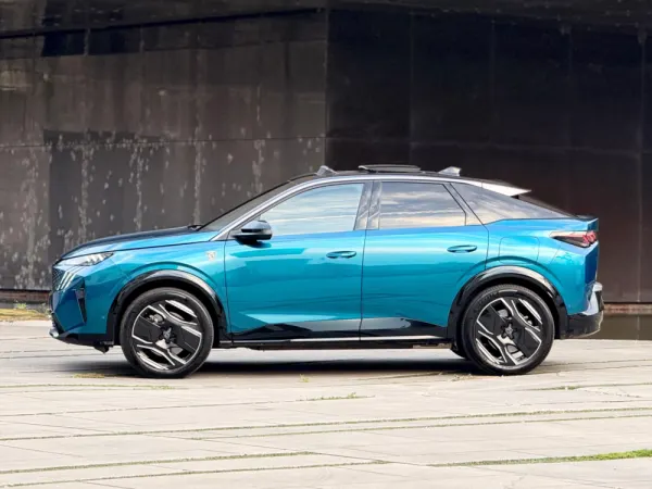 Peugeot E-3008 73 kWh GT 58