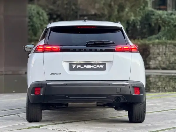 Peugeot 2008 1.2 PureTech Allure Pack 14