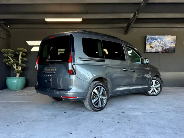 Volkswagen Caddy Maxi 2.0 TDi BM Highline 7L 18