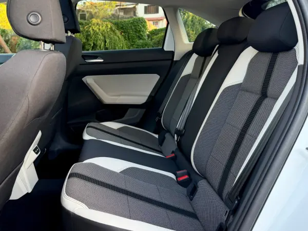 Volkswagen Taigo 1.5 TSI OPF DSG R-Line 6