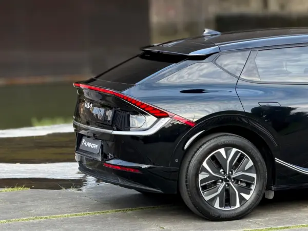 Kia EV6 77.4 kWh Earth 14