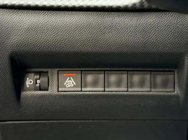 Peugeot 208 1.2 PureTech Allure Pack 9