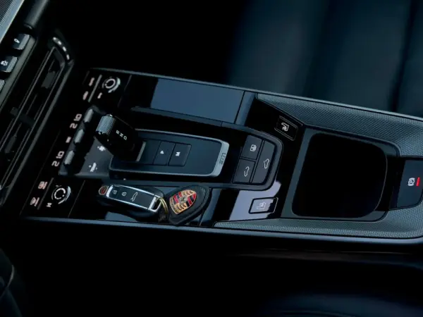 Porsche 911 (992) Carrera 4 PDK 17