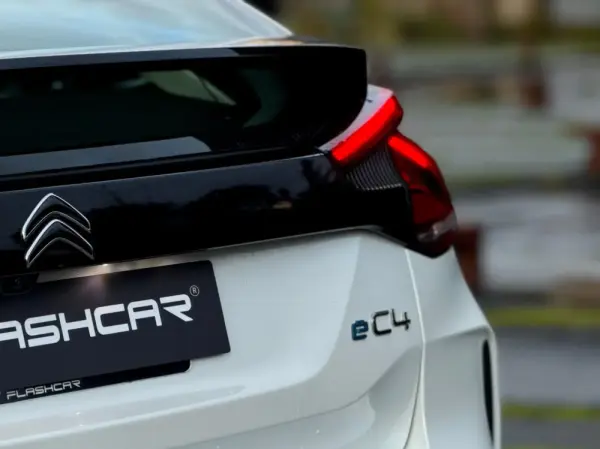 Citroën e-C4 50 kWh C-Series 10