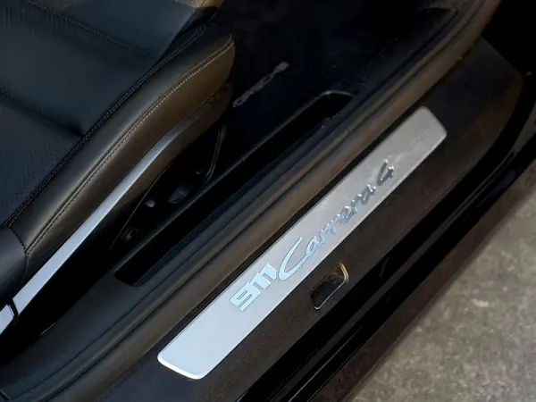 Porsche 911 (992) Carrera 4 PDK 56