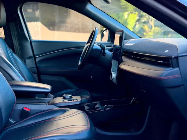 Ford Mustang Mach-E 75.7 kWh AWD RSK 40