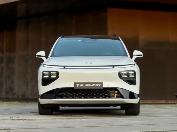 Xpeng G9 98 kWh Long Range 17