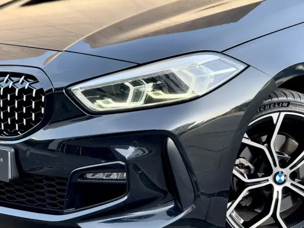 BMW 118 i Pack Desportivo M Auto 12
