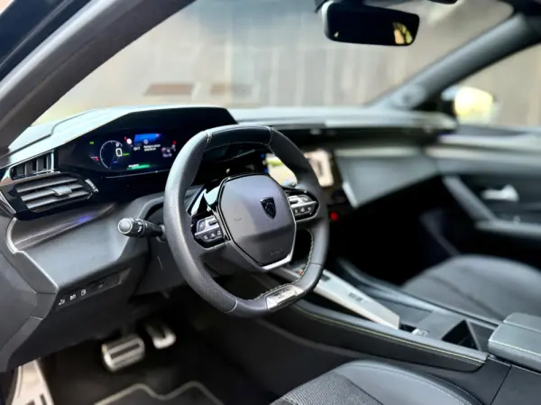 Peugeot 408 1.6 Hybrid GT e-EAT8 20