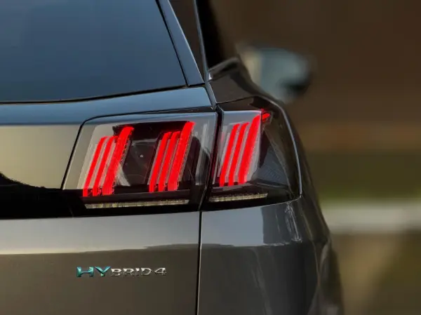 Peugeot 3008 1.6 Hybrid4 GT Line e-EAT8 14