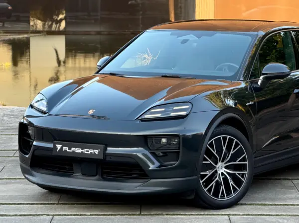 Porsche Macan Electric 34