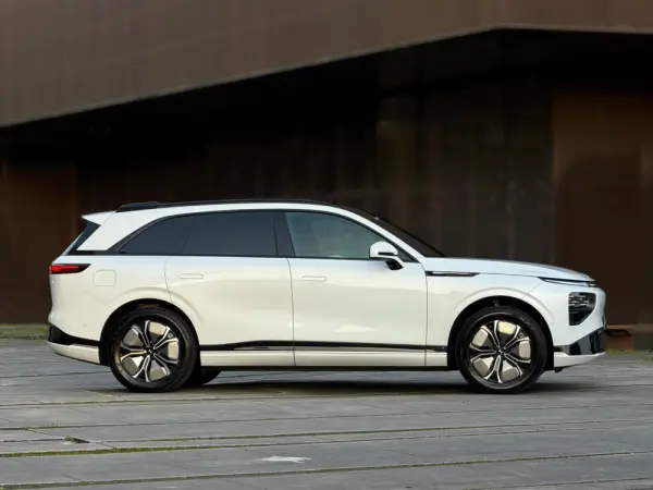 Xpeng G9 98 kWh Long Range 54