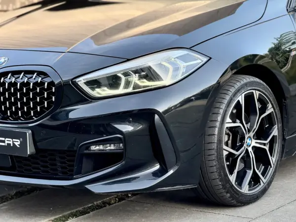 BMW 118 i Pack Desportivo M Auto 35