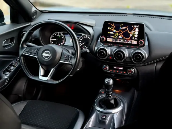 Nissan Juke 1.0 DIG-T N-Design Black 18