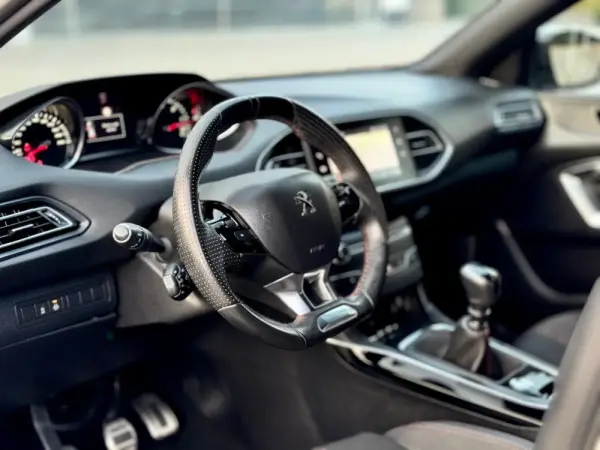 Peugeot 308 SW 1.5 BlueHDi GT Line 28