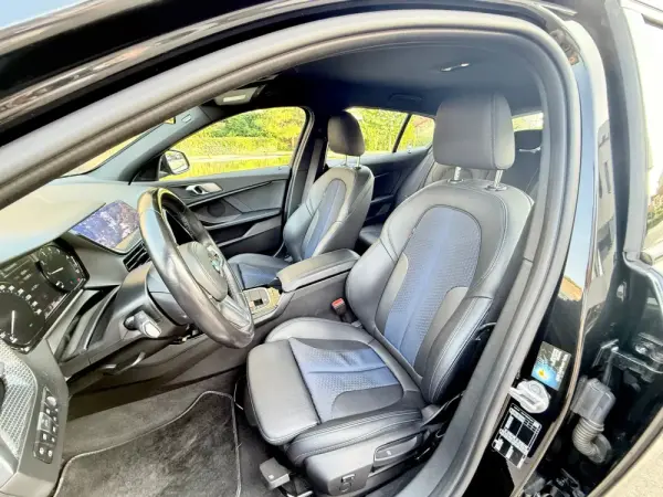 BMW 118 i Pack Desportivo M Auto 9