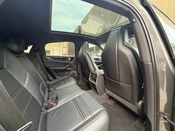 Porsche Cayenne Coupé E-Hybrid Platinum Edition 30