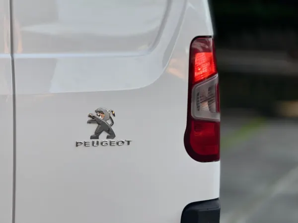 Peugeot Partner 2l comercial 5