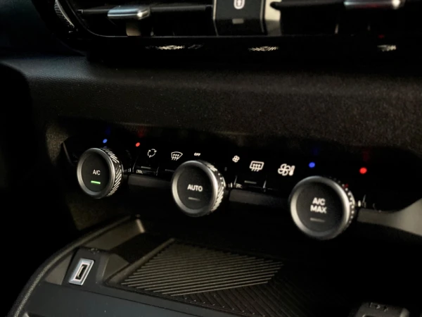 Citroën e-C4 50 kWh Feel 17