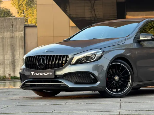 Mercedes-Benz A 180 AMG Line 6