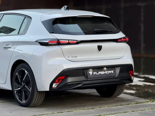 Peugeot e-308 54 kWh Style 9