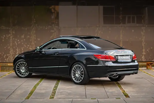 Mercedes-Benz E 220 3