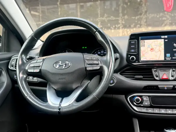 Hyundai i30 SW 1.6 CRDi Style+Navi 30