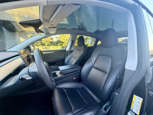 Tesla Model Y Long Range Dual Motor AWD 2
