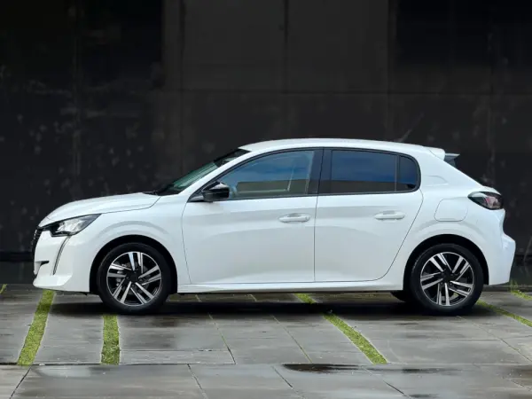 Peugeot 208 1.2 PureTech Allure Pack 12