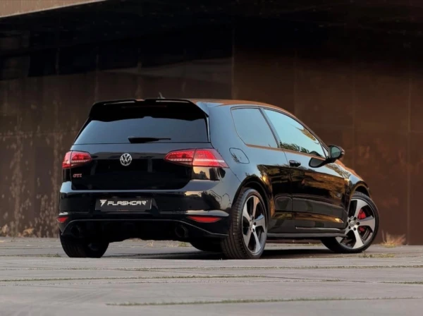 Volkswagen Golf GTI performance 26