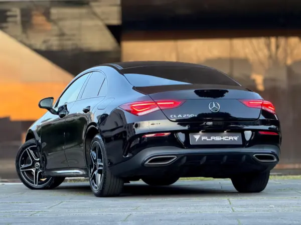 Mercedes-Benz CLA 250 e 8G-DCT AMG Line 11