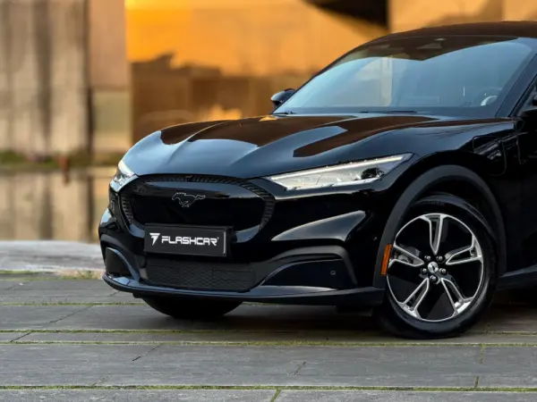 Ford Mustang Mach-E 75.7 kWh Base 6