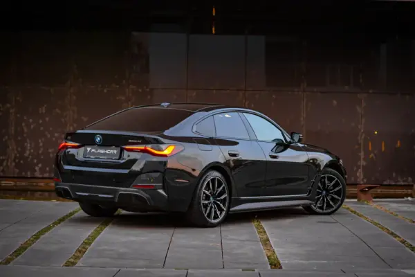 BMW i4 eDrive40 Pack Desportivo M 18