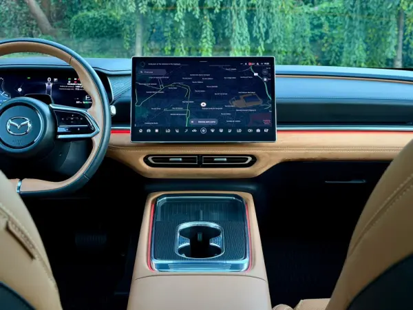 Mazda 6e 68.8 kWh Takumi Plus 9
