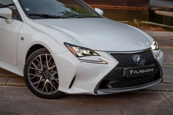 Lexus RC 300h F Sport 42