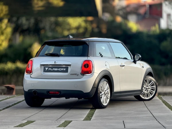 MINI 3 Portas ONE d 26