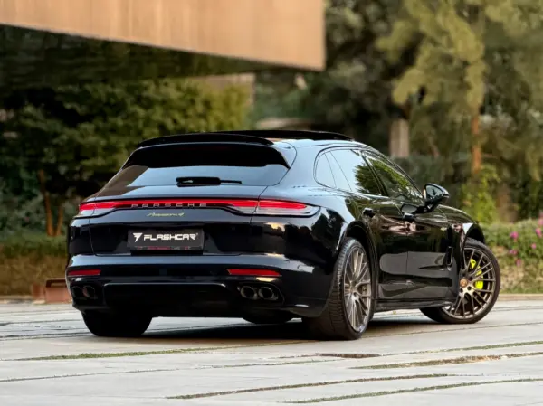 Porsche Panamera Sport Turismo 4 E-Hybrid Platinum Edition PDLS 15