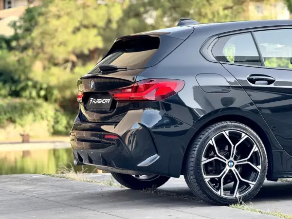 BMW 118 i Pack Desportivo M Auto 15