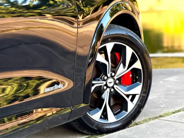 Ford Mustang Mach-E 75.7 kWh AWD RSK 18