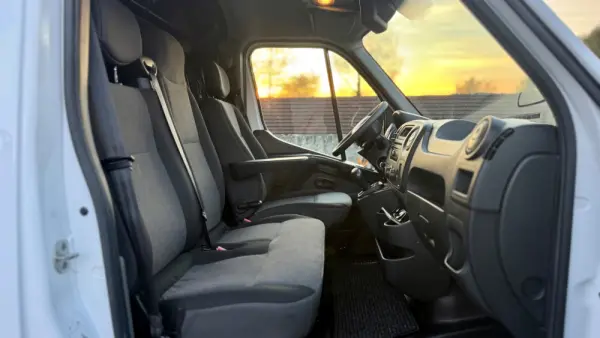 Renault Master E-Tech L2H2 3T5 Advance Autonomia Urbana 10