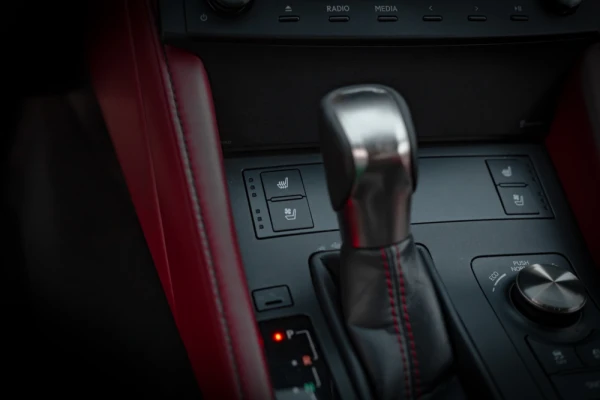 Lexus RC 300h F Sport 37