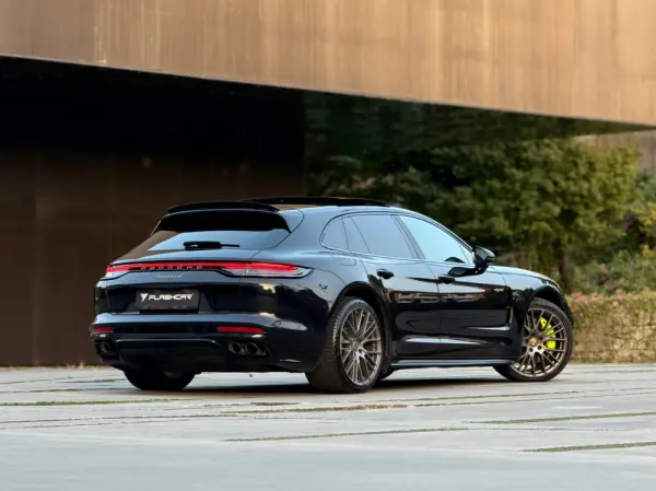 Porsche Panamera Sport Turismo 4 E-Hybrid Platinum Edition PDLS 19