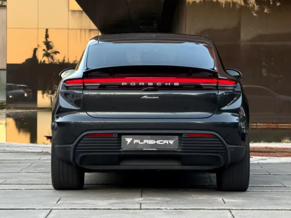 Porsche Macan Electric 20
