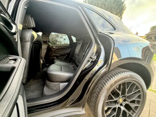 Porsche Macan Standard 32