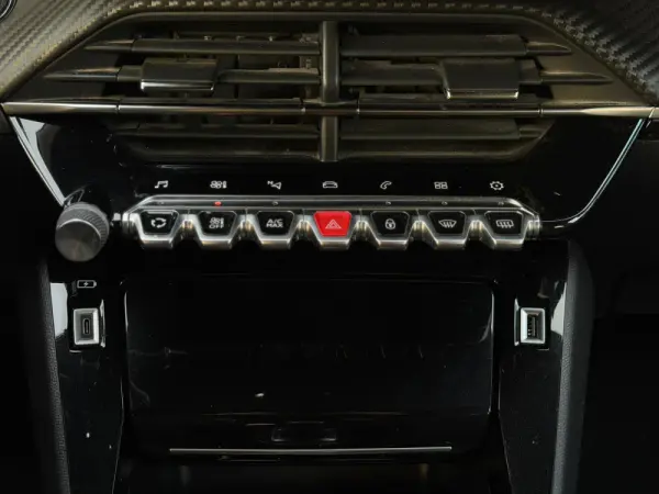 Peugeot 2008 1.2 PureTech GT EAT8 27