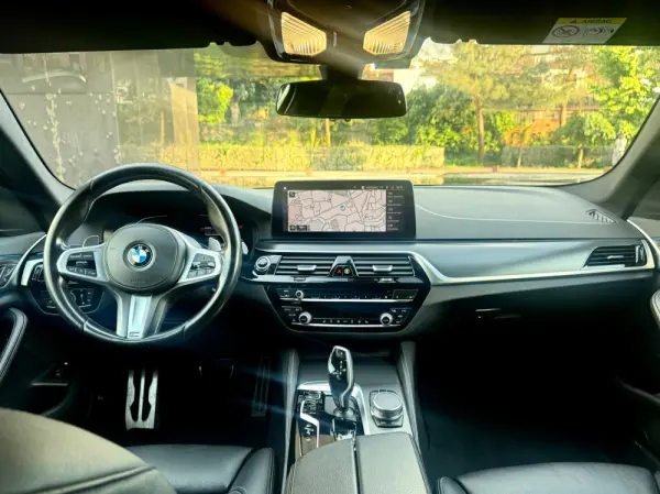 BMW 520 e Pack M 3