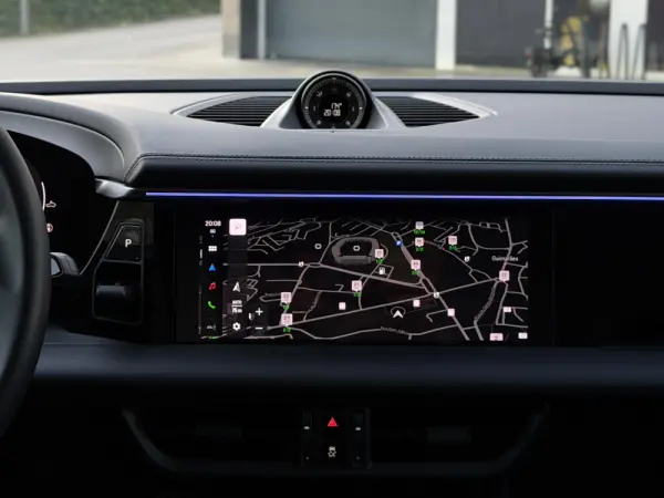 Porsche Macan Electric 14